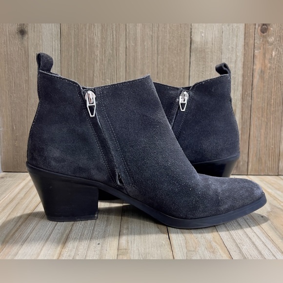 Vince Camuto boots - Picture 8 of 11